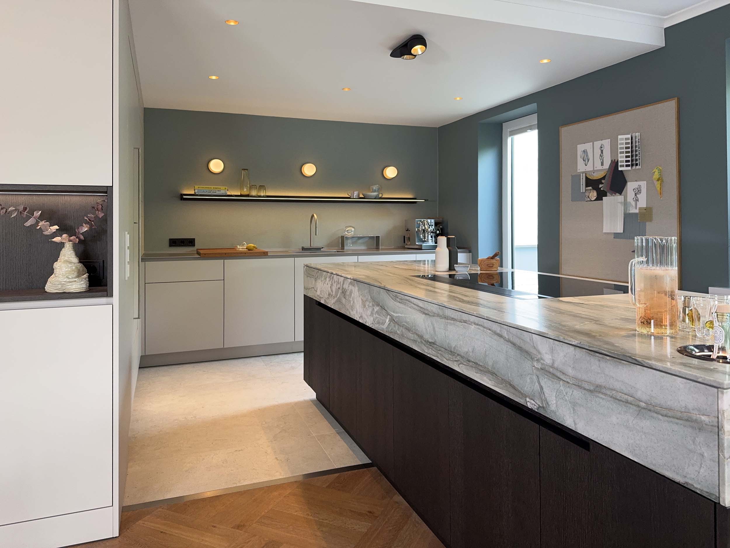 interior-2026-die-rueckkehr-der-sinnlichen-geborgenheit-weisselberg-kitchen-and-interior_2