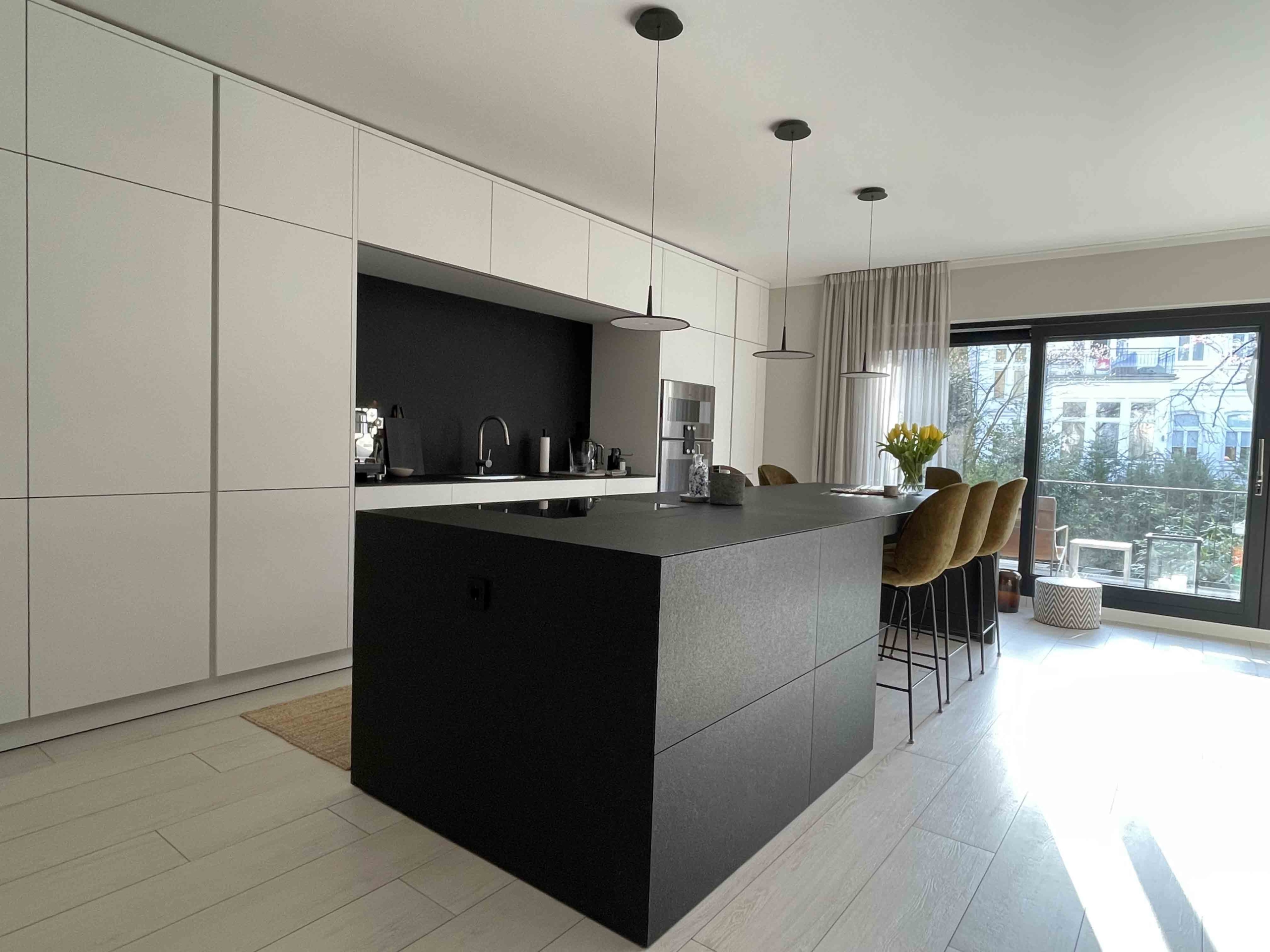 eggersmann-kueche-in-hamburg-blankenese-weisselberg-kitchen-and-interior_2 Maßgefertigte Küche mit Holzfronten in Blankenese